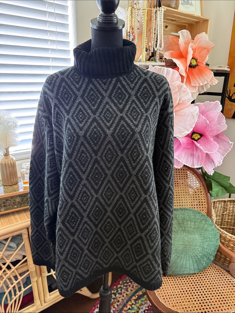 Vintage Y2K GAP Black & Gray Wool Diamond Geometric Turtleneck Sweater